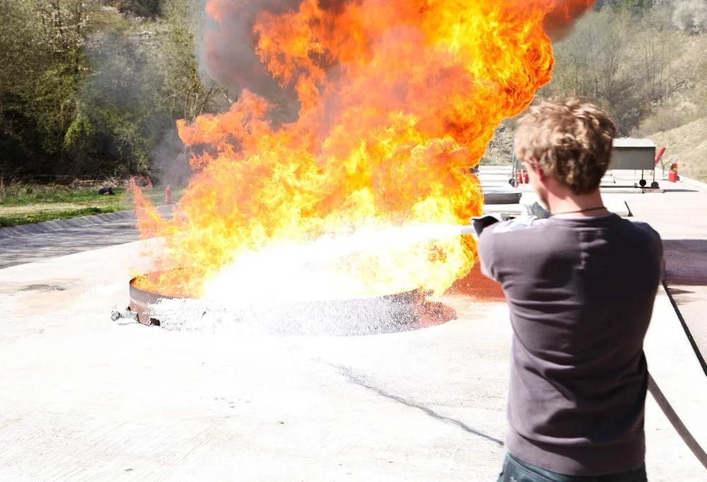 Brandschutzhelfer wissen im Brandfall, was zu tun ist.