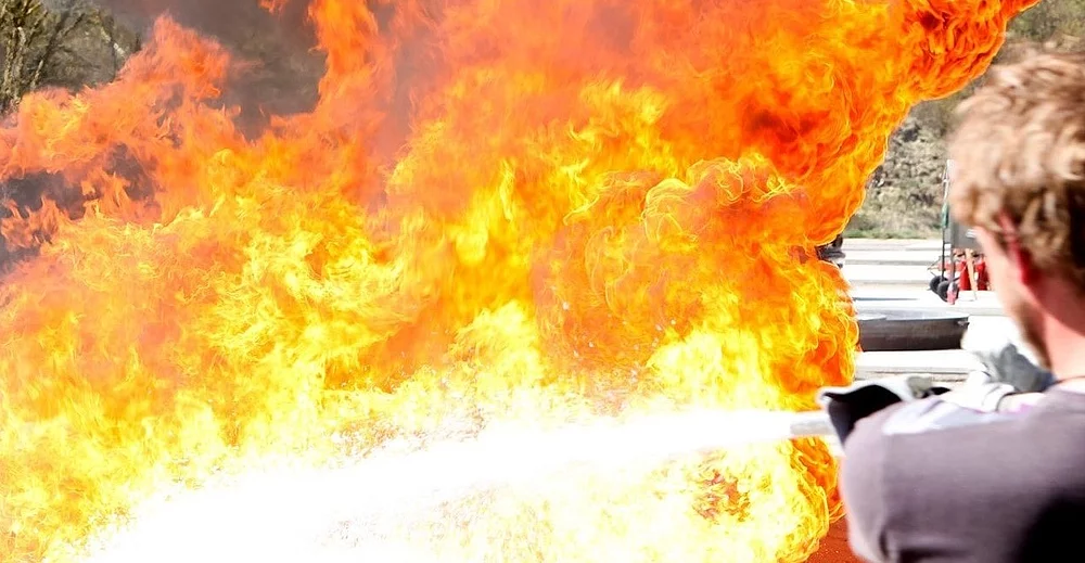 Besser als löschen: den Ernstfall durch ausgebildete Mitarbeiter von vornherein verhindern.