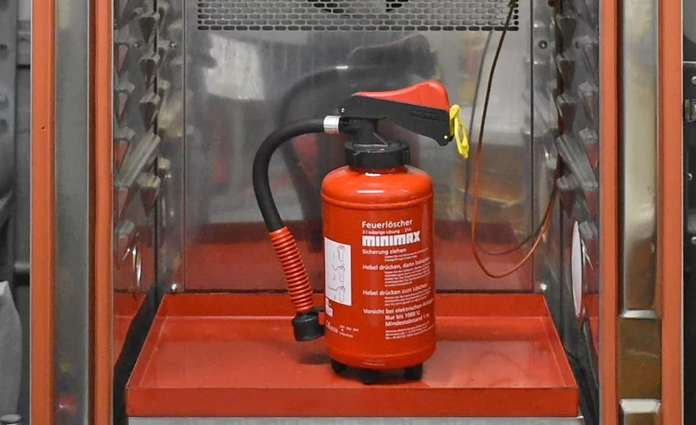 Feuerlöscher Qualität Prüfung Qualitätskontrolle Minimax