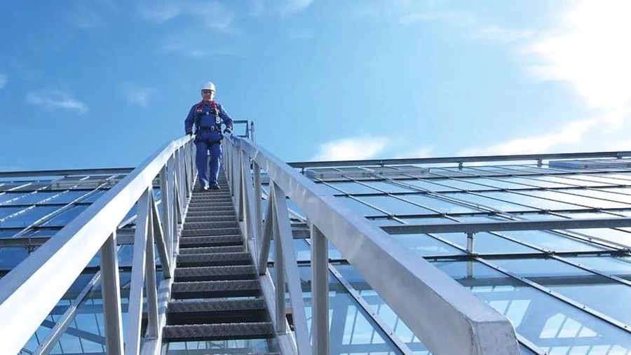 data.image.1.alternative}