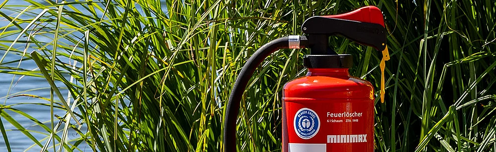 Minimax-Schaumfeuerlöscher mit Blauem Engel erfüllen anspruchsvolle Umwelt- und Sicherheitsanforderungen