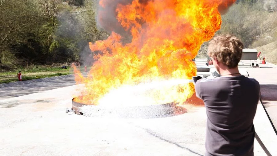 data.image.1.alternative}